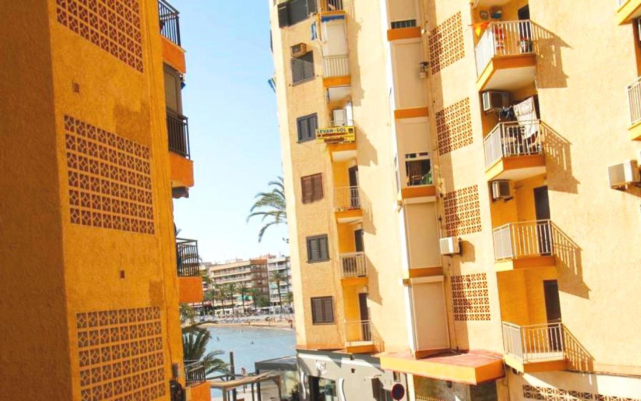 Apartament Bambu Przy Plazy Torrevieja Exterior photo